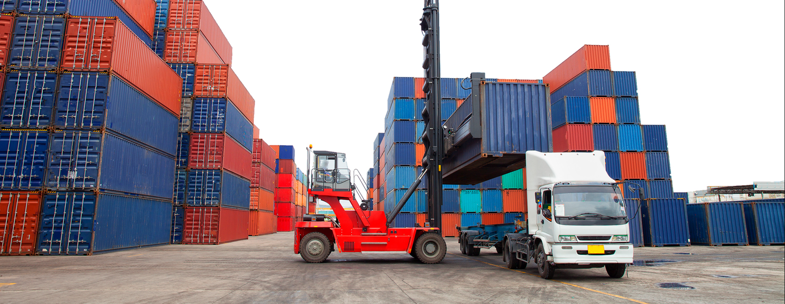 Why Your Fleet Needs Monoline Cargo Insurance for High-Value Loads